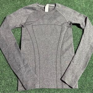 Ivivva by Lululemon Girls Swiftly Fly Tech Seamless Long Sleeve Shirt XS Gray